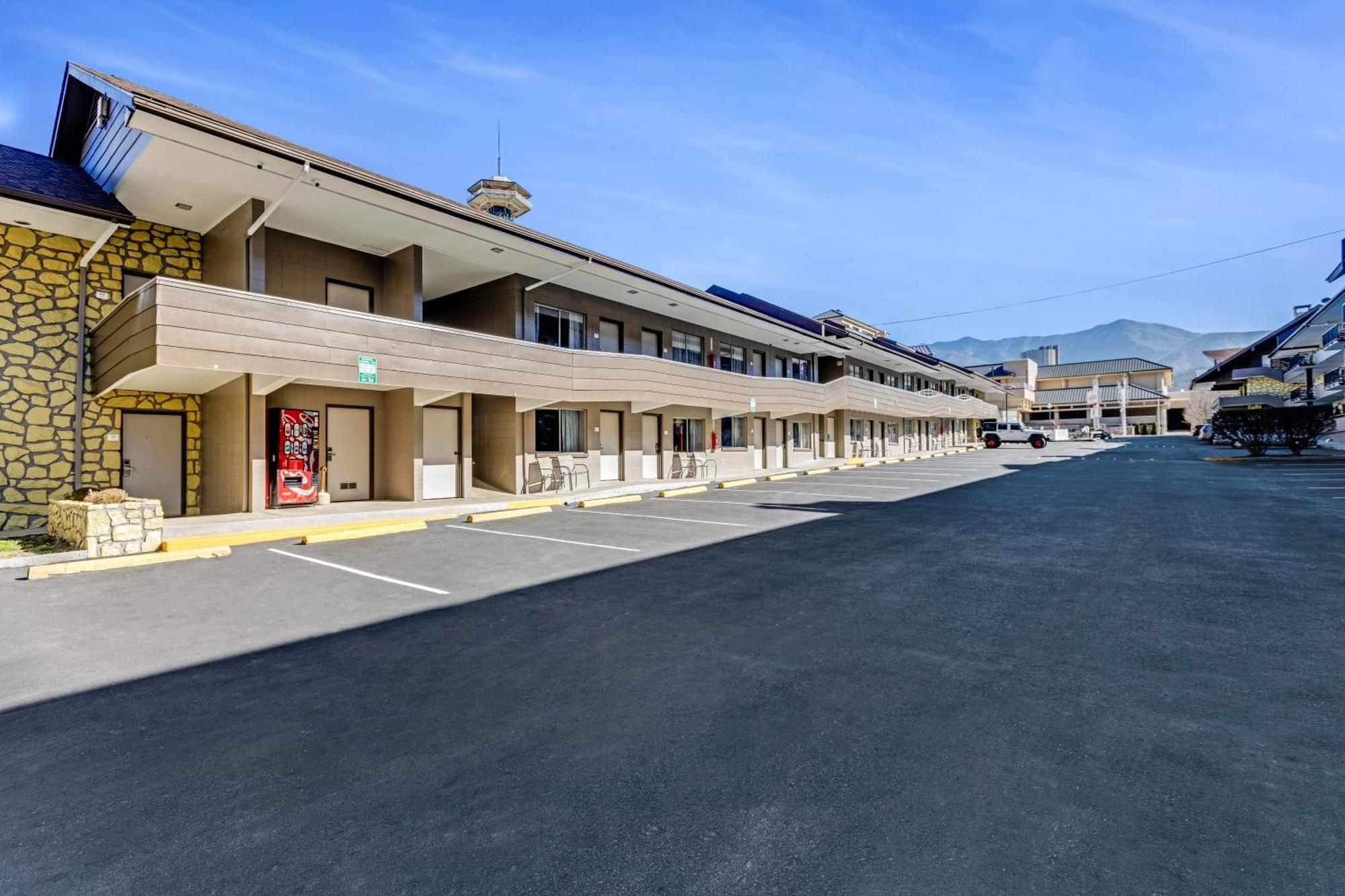 The Wander Hotel Gatlinburg Exterior photo