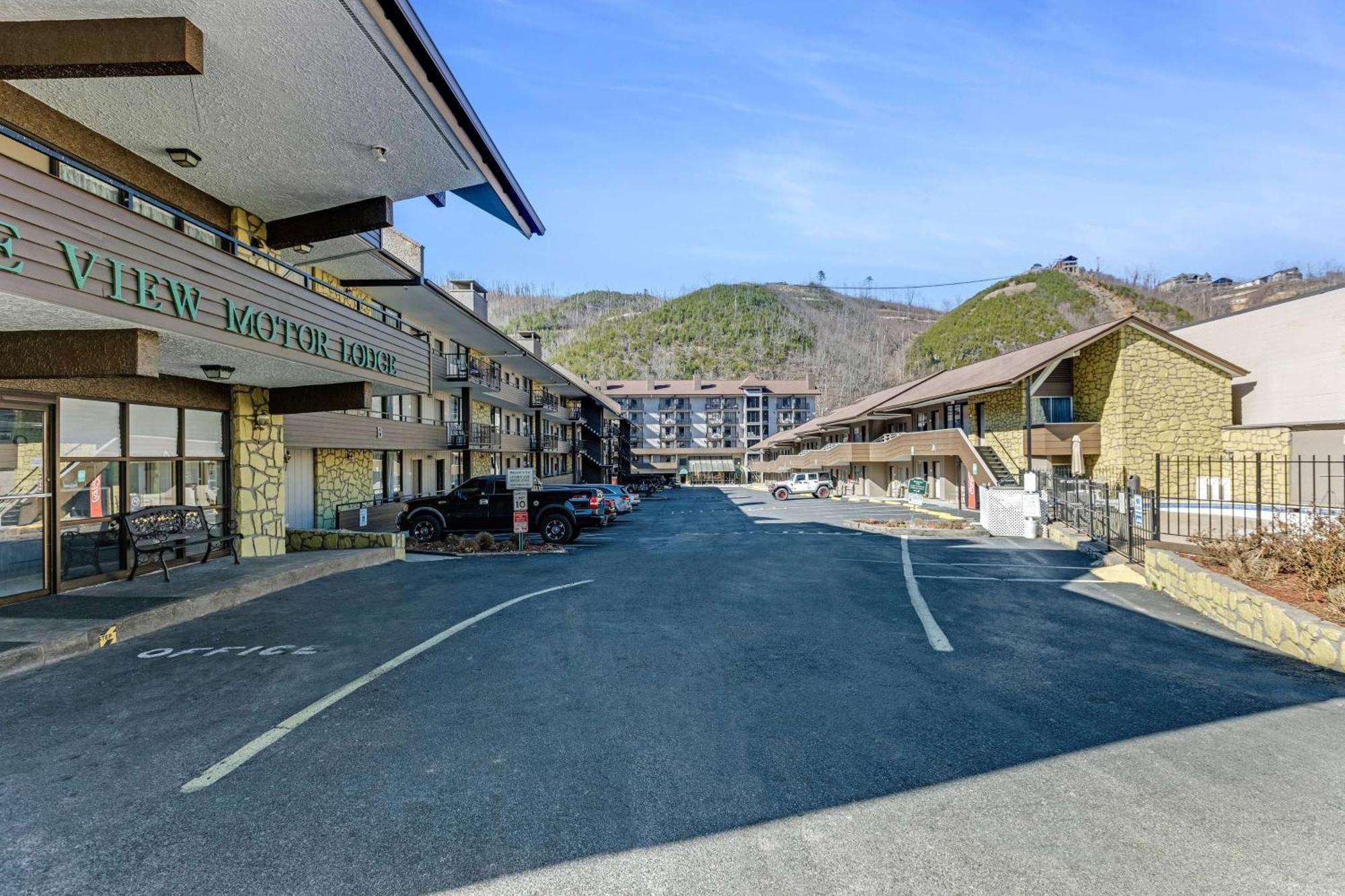 The Wander Hotel Gatlinburg Exterior photo