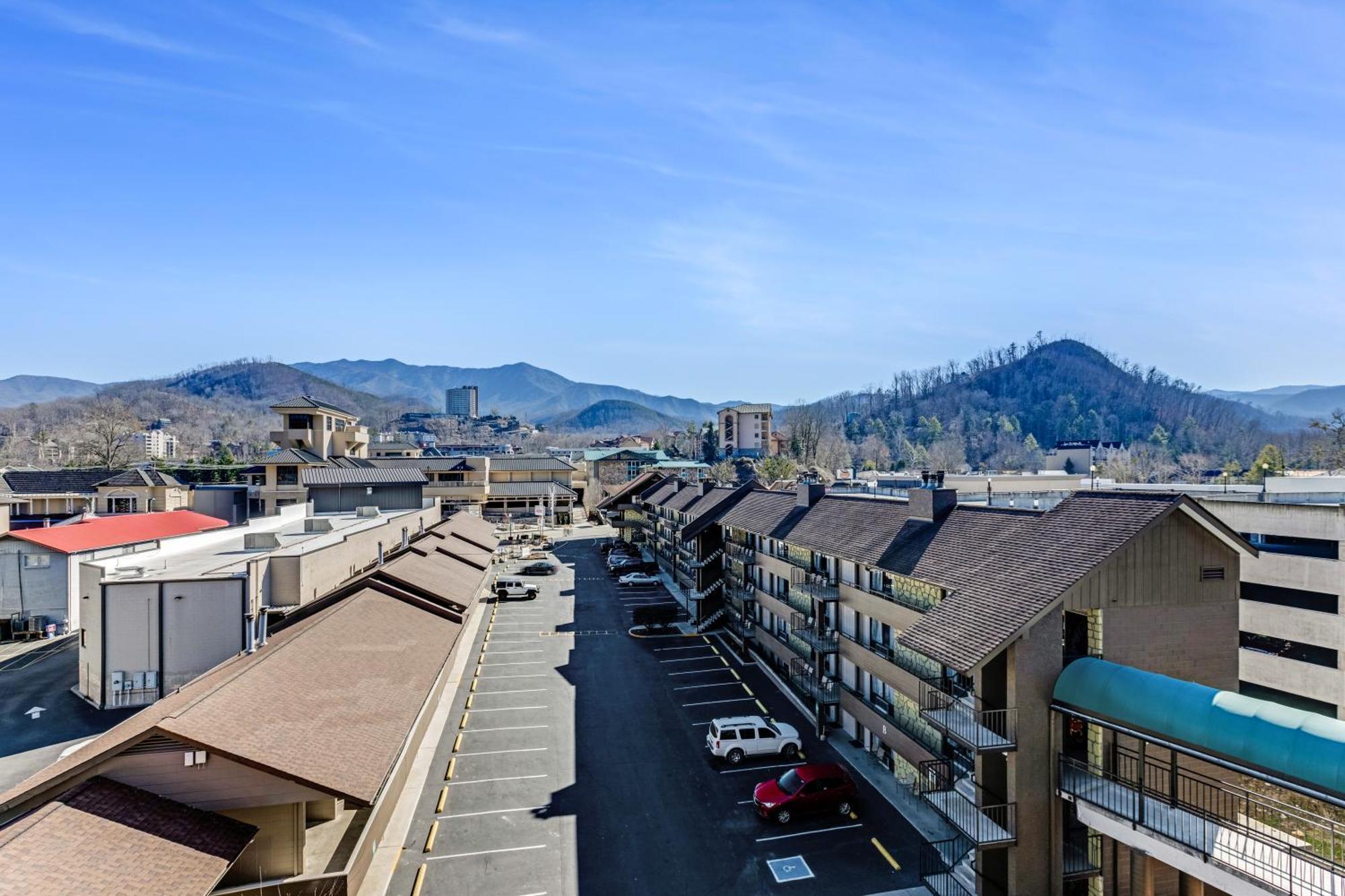 The Wander Hotel Gatlinburg Exterior photo