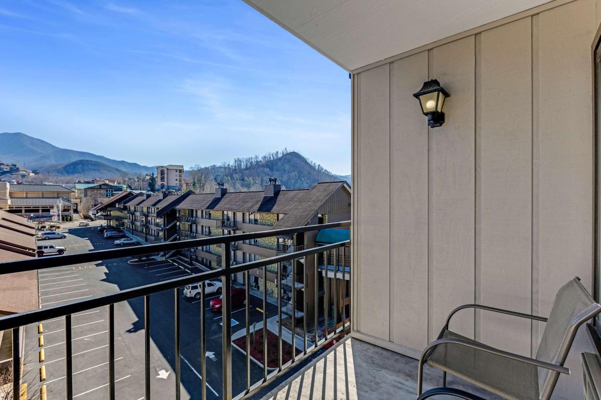 The Wander Hotel Gatlinburg Exterior photo